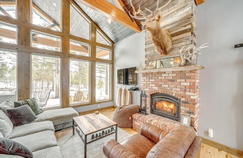 Pateros House | 15 Mi to Lake Chelan Mountain Chalet with Fire Pit!