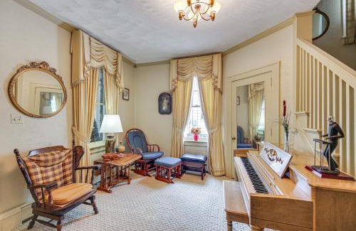 Somerset House | 15 Mi to Seven Springs Resort Somerset Home!
