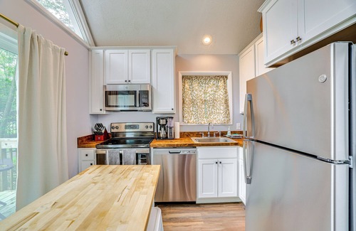 Tobyhanna House | 15 Mi to Ski Resort: Home w/Fire Pit in Tobyhanna