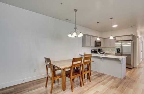 Vineyard Condo | 15 Mi to Sundance: Pet-Friendly Condo in Vineyard