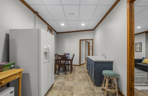 Mishawaka Apartment | 15 Min from Campus! Large 4BR Perfect for Groups!