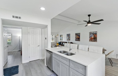 Richardson House | 15 Min from SMU 20 from Dallas