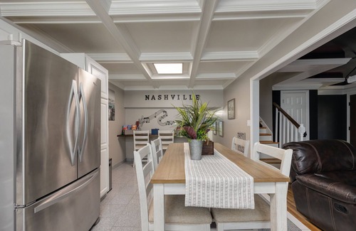 Nashville House | 15 min to Broadway- KING BED; 3Bdr/1Br - Everyday Getawayn