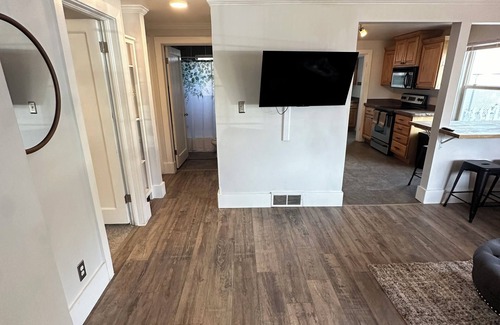 Joaquin House | 15 Minute walk to BYU! Updated 2 Bed 1 Bath home with all you need.