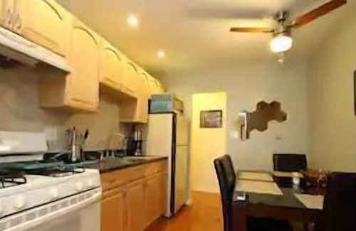 Jefferson Park Apartment | 15 Minutes ORD & Dwtwn1-Bed Apartment in Chicago
