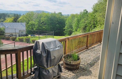 Bristol Condo | 15 Minutes to Ragged Mtn and Gorgeous Views of Mt. Cardigan and Newfound Lake!