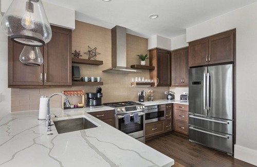Downtown Asheville Condo | 15% OFF - Arras Altitude Adjustment | 10th floor Luxury Condo in Downtown, Amazing Views