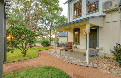 Marble Falls House | 15% Off October! Inks Suite Downtown Marble Falls