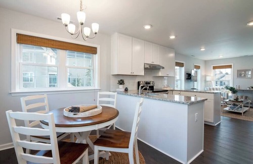 Tilghman House | 15% Off Promo! Tilghman Cottage by Views & Eats