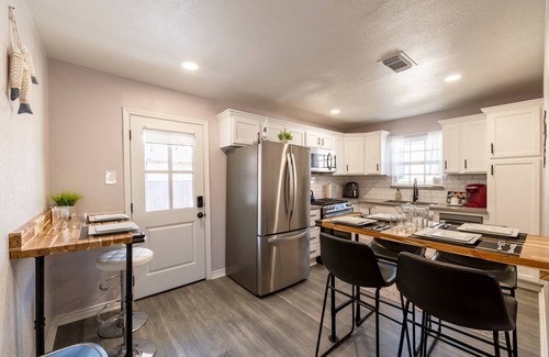 Galveston Cottage | 15% off When You Stay 3 Nights or Longer Now Through Dec 19th