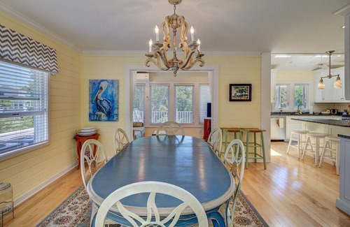 Pelican Bay House | 15 Pelican Bay by AvantStay | 🏖️ 🐚 Close to Beach and Pool!
