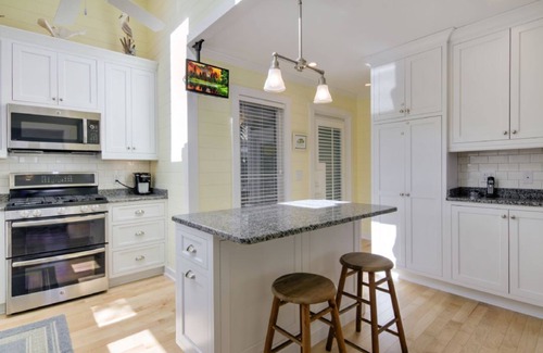 Pelican Bay House | 15 Pelican Bay by AvantStay | 🏖️ 🐚 Close to Beach and Pool!
