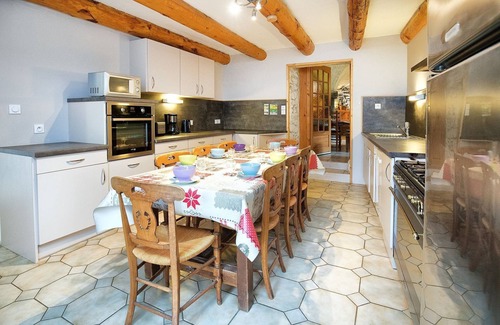 Saint-Andre Ski Chalet | 15-person gîte - sauna - billiards