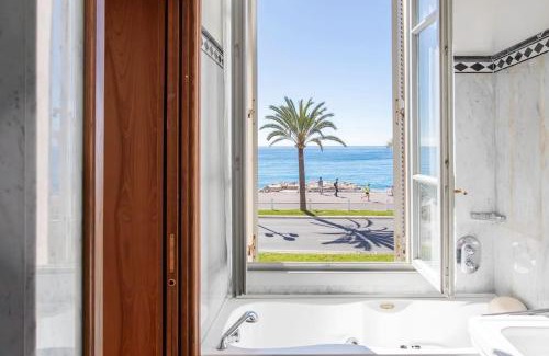 Les Baumettes Apartment | #15 Sea front Villa AC stunning view for 6 pers wifi