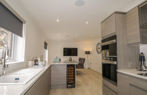 Banff Cottage | 15 WATERS EDGE, family friendly, with a garden in Banff
