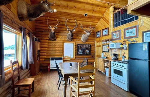Kelly Cabin | 150 acre Elk Track Ranch cabin & ranch Rentals 1.5hr to Jackson Hole Town Square