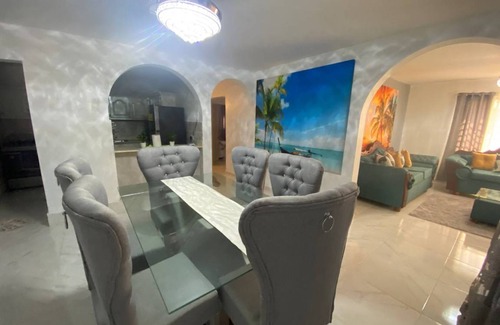 Gregorio Luperon Apartment | 150 m² Apartment ∙ 3 bedrooms ∙ 8 guests