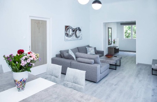 Glyfada Apartment | 150 m² Apartment ∙ 3 bedrooms ∙ 7 guests