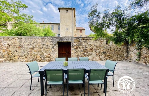 Fontcouverte House | 150 m² Gîte ∙ 4 bedrooms ∙ 6 guests