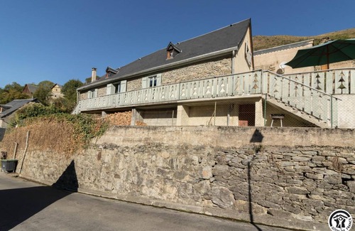 Saint-Aventin House | 150 m² Gîte ∙ 4 bedrooms ∙ 9 guests