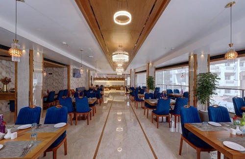 Thampanoor Hotel | 150 m² Hotel ∙ 2 guests