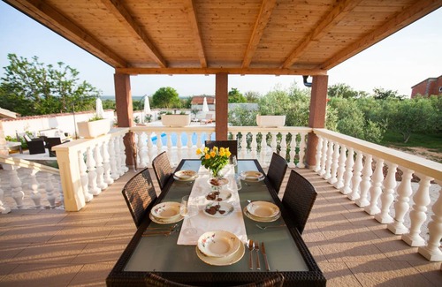 Visocane Villa | 150 m² Villa ∙ 3 bedrooms ∙ 6 guests