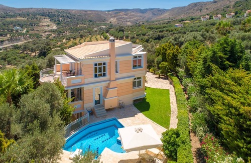Agia Triada Villa | 150 m² Villa ∙ 5 bedrooms ∙ 10 guests