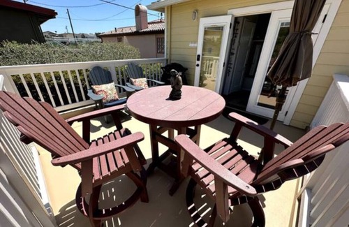 Shell Beach Apartment | 150 Steps From The Ocean In Beautiful Shell Beach.