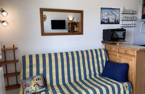 Eclose-Est Apartment | 150m from ski slopes, 4th floor, balcony, tv, ski locker, 23m², Alpe d'Huez