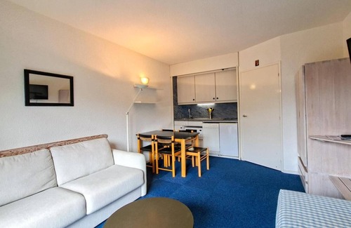 Flaine Apartment | 150m from ski slopes, 5th floor, tv, ski locker, 25m², Flaine