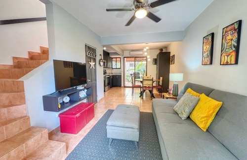 Coco Condo | 150Mbps Wi-Fi, Gas BBQ, Laundry - Small Complex