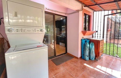 Coco Condo | 150Mbps Wi-Fi, Gas BBQ, Laundry - Small Complex