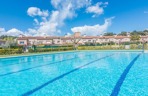 Santa Susanna House | 151 m² House ∙ 4 bedrooms ∙ 8 guests