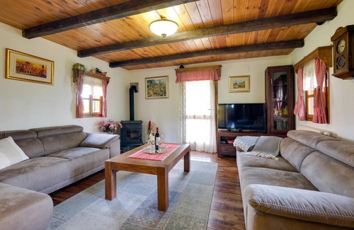 Bistra House | 152 m² House ∙ 3 bedrooms ∙ 5 guests