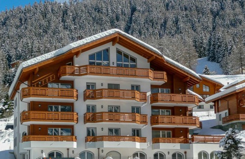 Leukerbad Apartment | 157 m² Apartment ∙ 4 bedrooms ∙ 7 guests