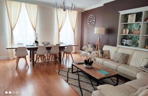 Valence Apartment | 157m2, 4 chambres, 4 salles de bains, 2 WC, 2 parkings en hypercentre