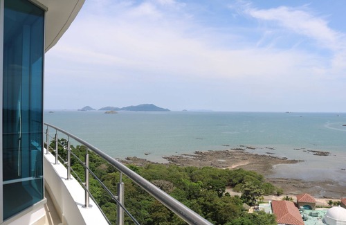 Playa Bonita Village Apartment | 15B Stunning Oceanfront Views Panama Resort Life