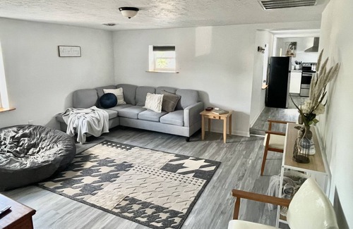 New Oxford Apartment | 15mi to Gburg/York/Hanover/Dover Bridal & Tourists