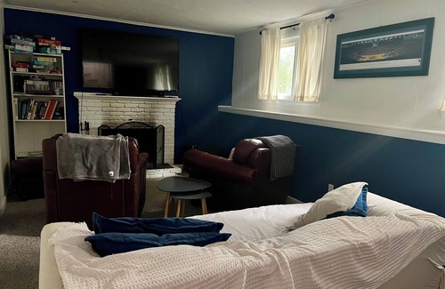 Sharon Bed & Breakfast | 15min to Gillette! Firepit, Patio, Grill + Smoker, Driver for World Cup Games