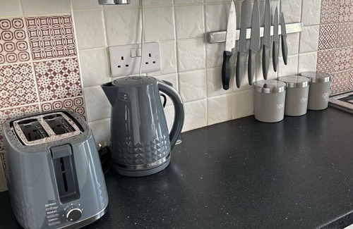 Stepney Green Apartment | 15min to Tower Bridge! | Amazing Transport Links!