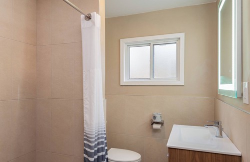 Lake Delton Hotel | #16-17 Completely Redone Studio w/kitchen