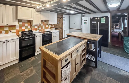 Christchurch Cottage | 16 bedroom accommodation in Bampton, near Tiverton