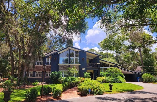 Seminole House | 16 beds, 5BA, 2 Acres, Salt POOL, Spa