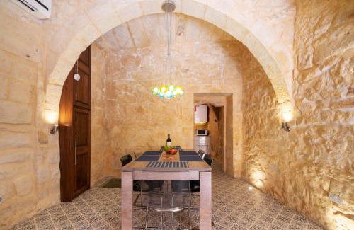 Birgu House | 16 lettings - charming character house