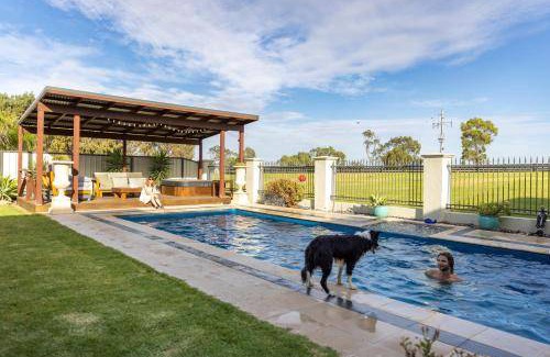 Lake Charm Bed & Breakfast | 16 m² Bed and breakfast ∙ 2 guests