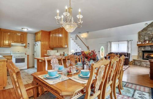 Weaverville House | 16 Mi To Dt Asheville, Fp, Ping Pong, Air Hockey