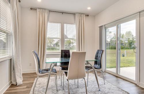 Avon House | 16 Mi to Indianapolis Group Getaway with Pool Table