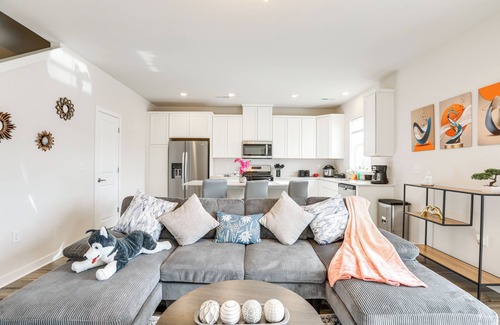 Norristown House | 16 Mi to the Franklin Institute: Home w/Deck!