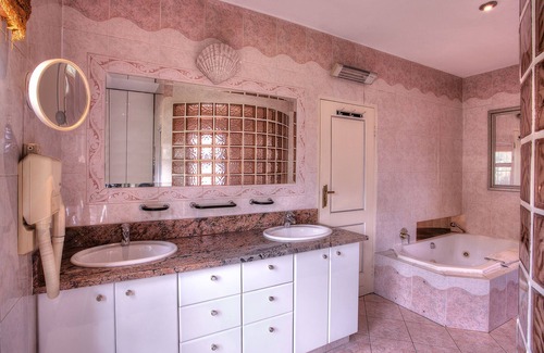 Houghton Estate Hotel | 16 Themed Suites - From Marrakesh to Moulin Rouge.