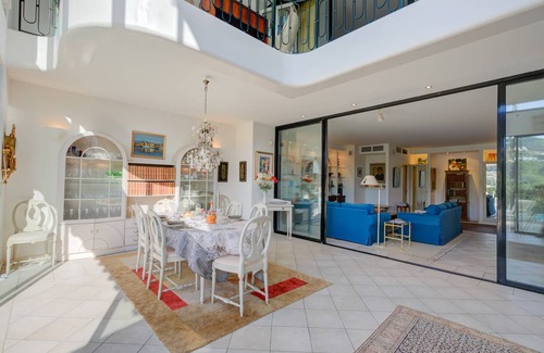 Mougins Apartment | 160 m² Apartment ∙ 2 bedrooms ∙ 4 guests